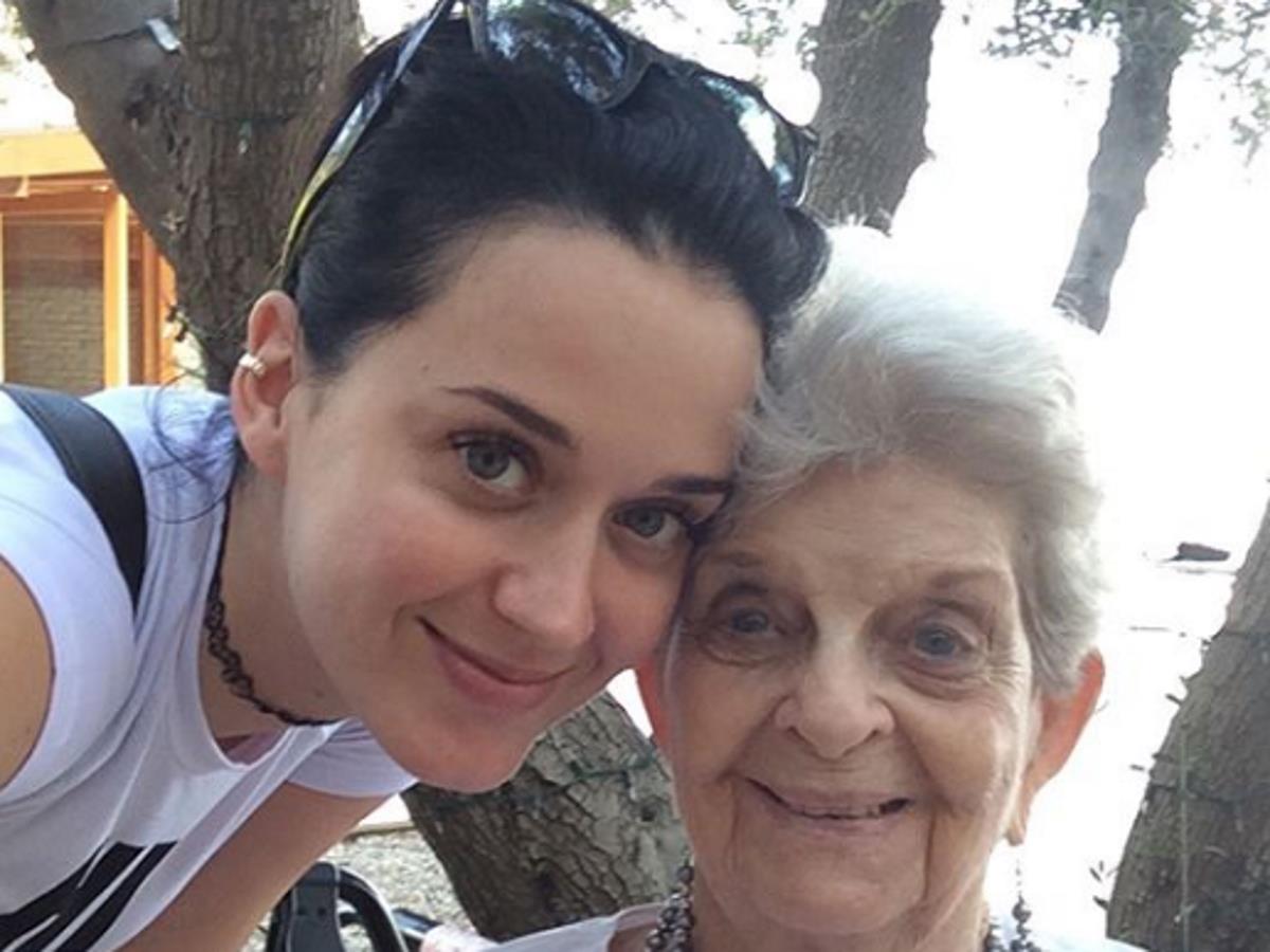 У Кэти Перри умерла бабушка