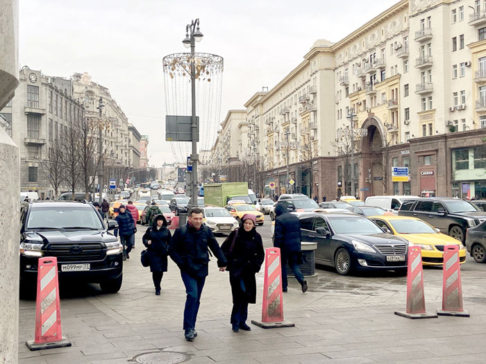 Ныне здесь построен «Ритц-Карлтон», где даже остановка запрещена