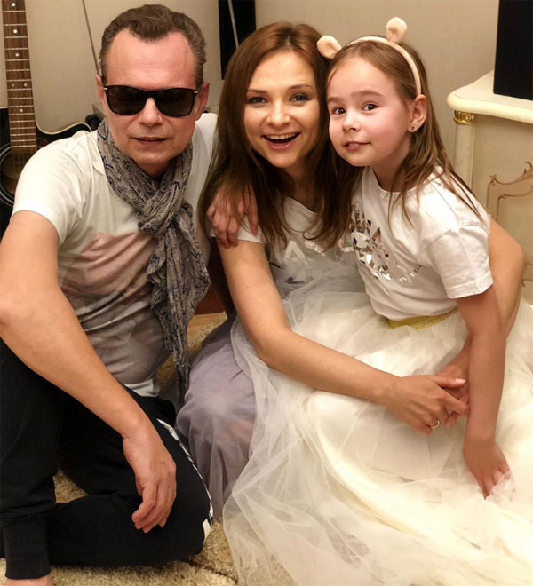 Владимир Лёвкин с женой Марусей и дочкой Никой