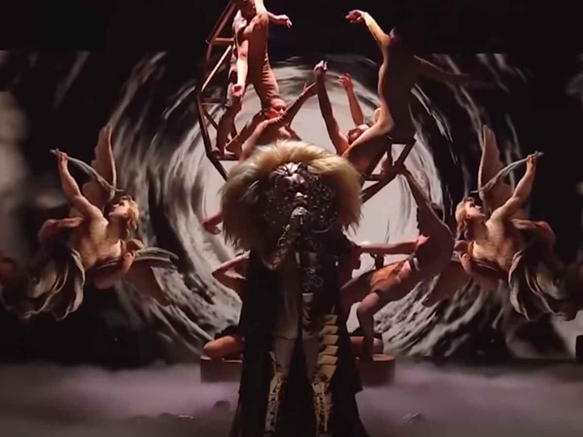 В шоу "Маска" разгорелся скандал из-за кавера на песню Аллы Пугачевой