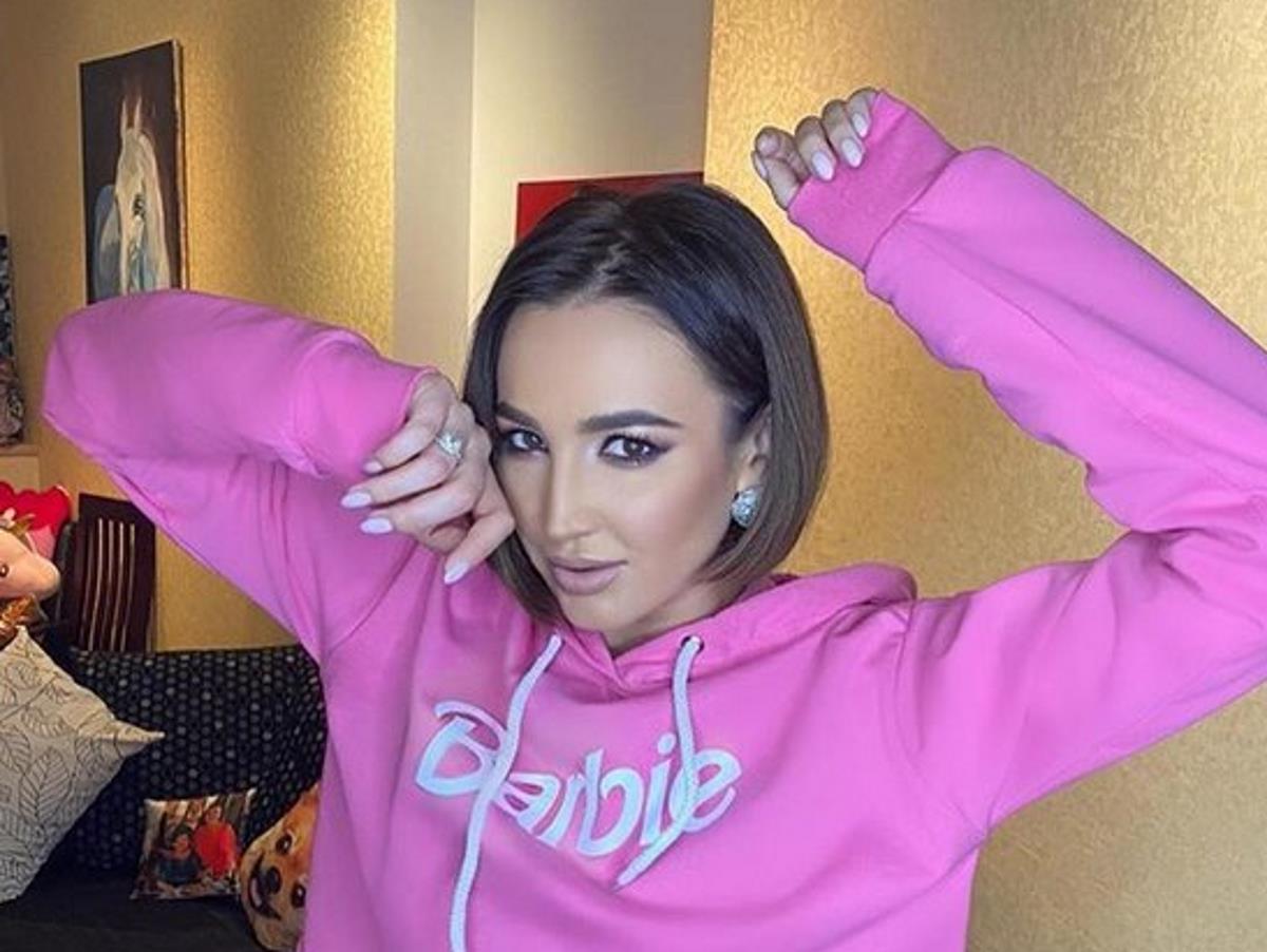 Ольга Бузова показала провокационные фото