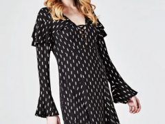 Платье, Guess, 4675 рублей.