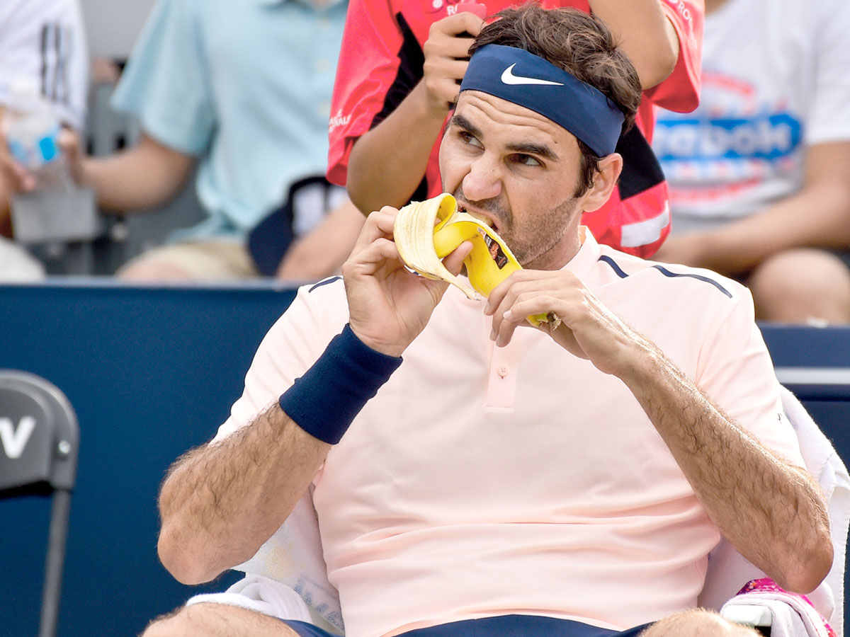 Бананы помогают Роджеру Федереру восстанавливать силы
