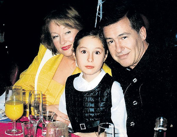 Каммингтегі қыздарды қараңыз Баласымен шашы бар ана порно