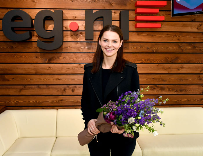 Елизавета Боярская сверяет свое мнение о коллегах и происходящем вокруг - на сайте «Экспресс газеты». Адресок, если забыли, за спиной у актрисы