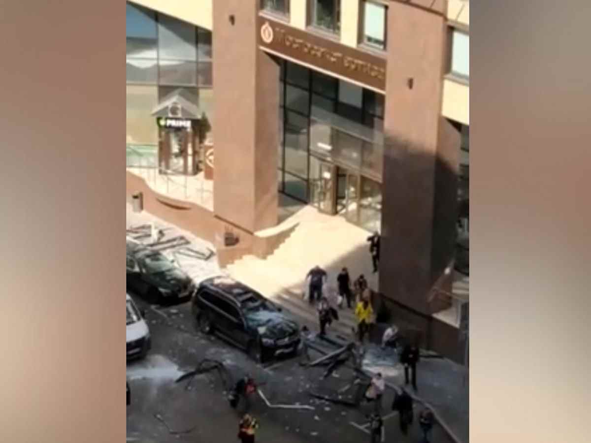 Взрыв в бизнес-центре прогремел в центре в Москвы