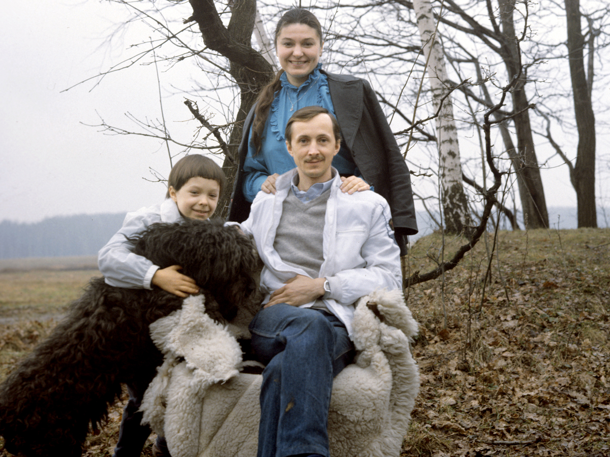 Наталья Сергеевна с Николаем Бурляевым и их сыном Ваней (1985 г.)
