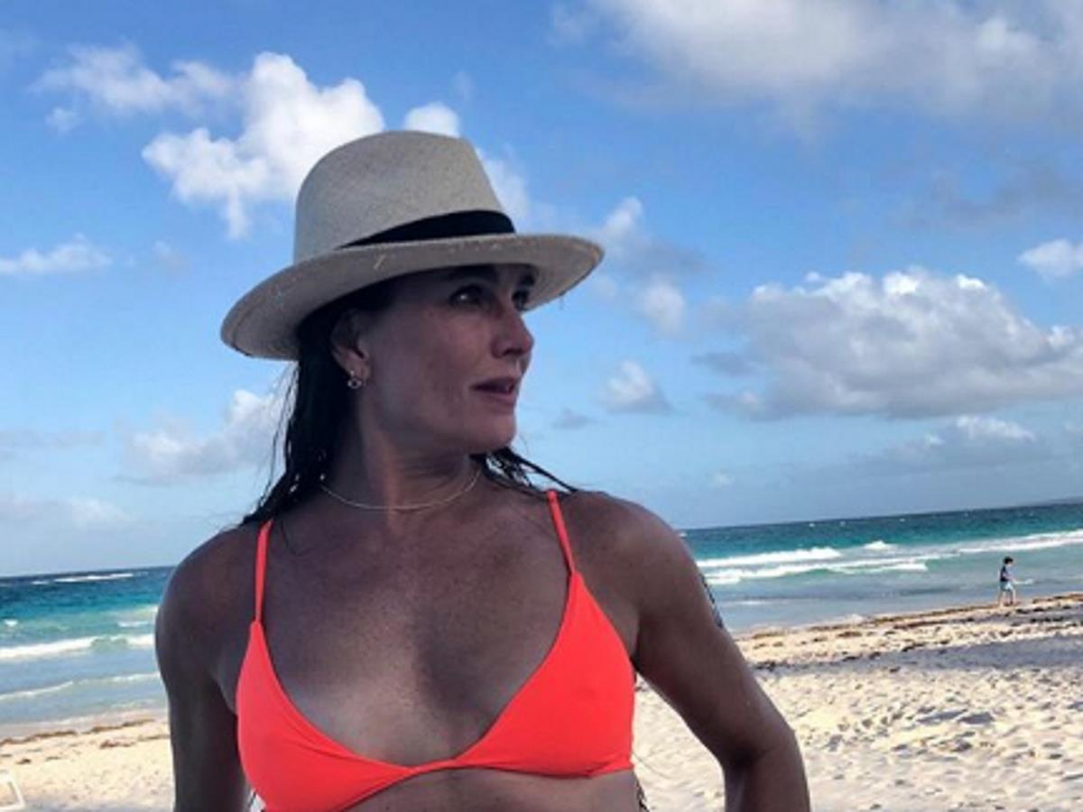 Брук Шилдс показала фигуру в бикини