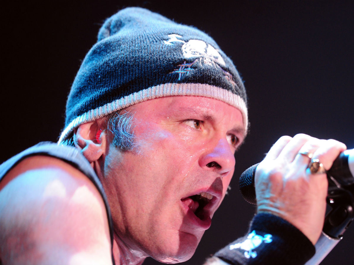 Брюс Дикинсон