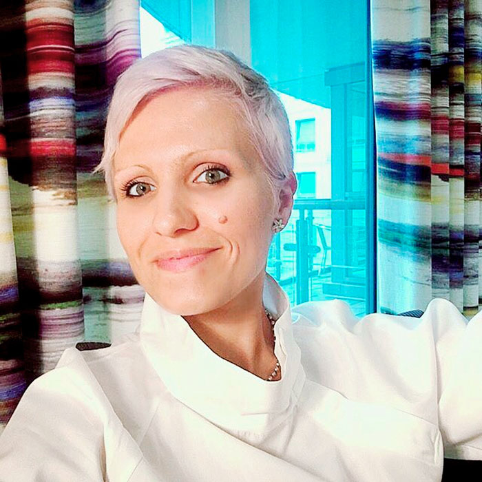 Тхи повернута на «анальной фиксации»