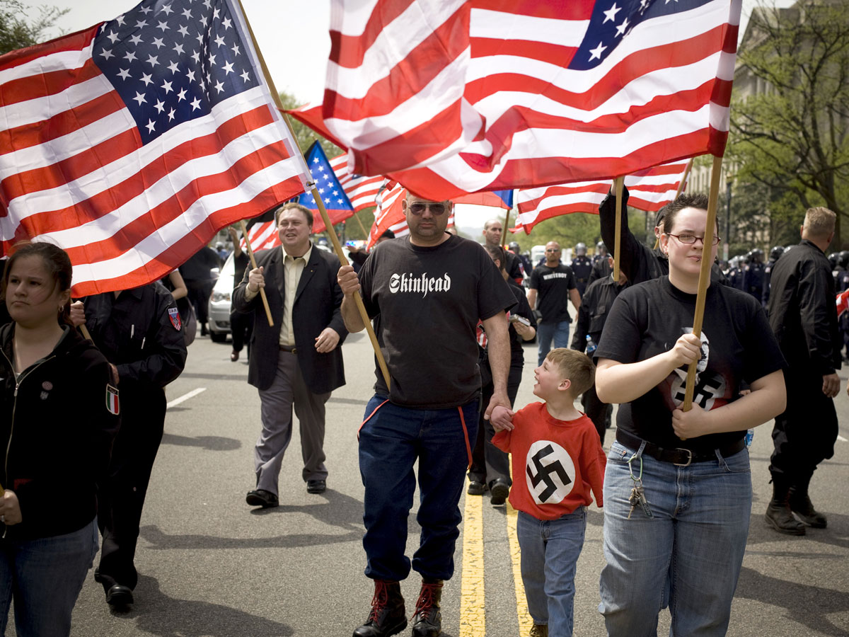 В США законно действуют несколько фашистских партий и не запрещена нацистская символика