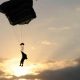 В Москве парашютисты прыгнули с высотки