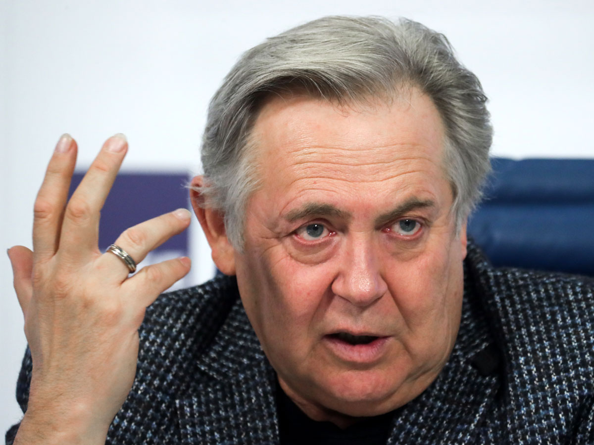 Юрий Стоянов