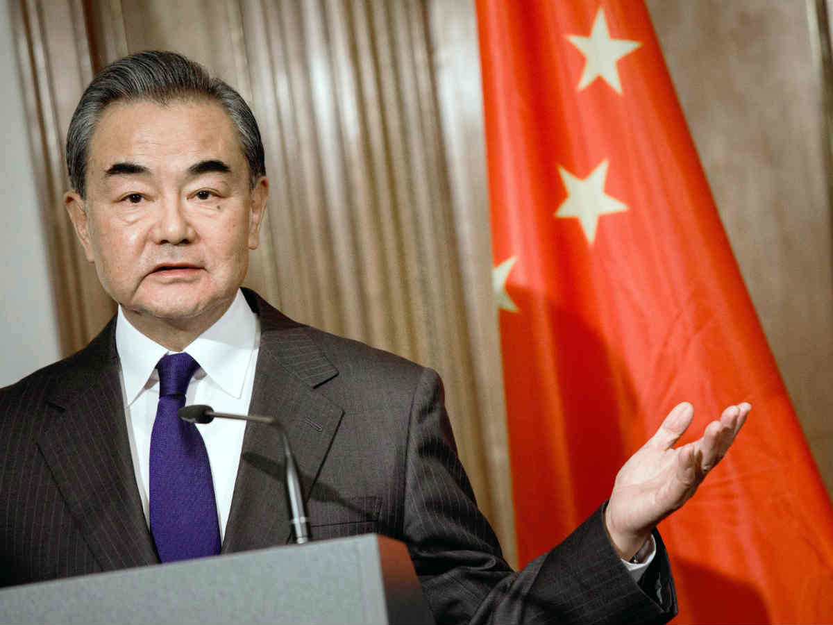 Глава МИД КНР считает, что США подталкивают мир к холодной войне