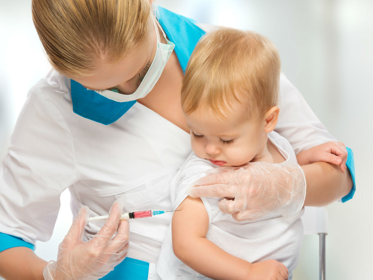 Гинцбург рассказал, когда в России начнут тестировать вакцину от COVID-19 для детей