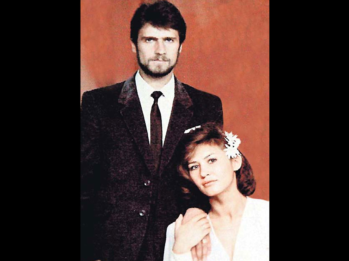 Александр с первой супругой Людой