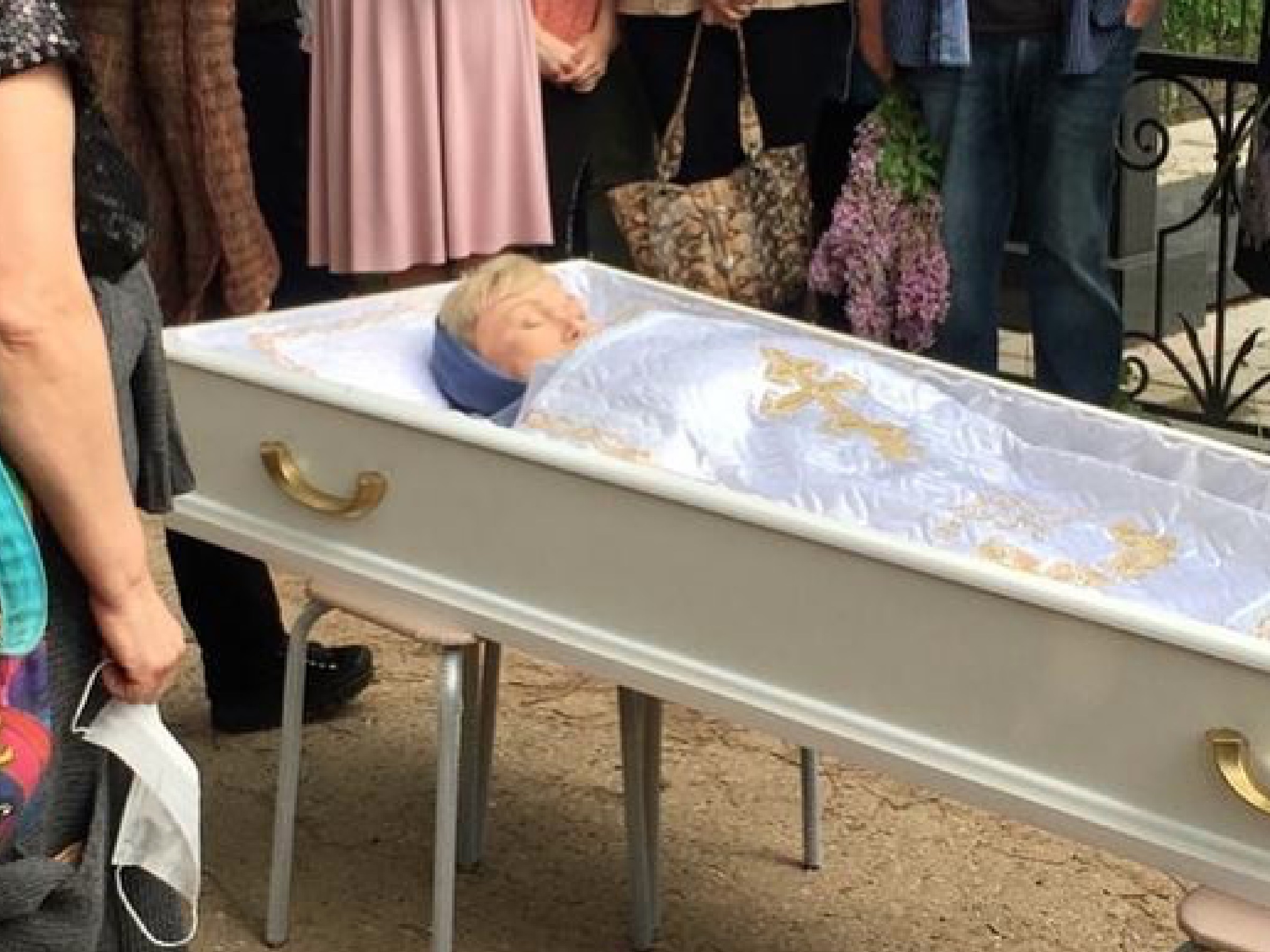 Мать выложила фото сына в гробу, чтобы дети, которые его затравили, опомнились