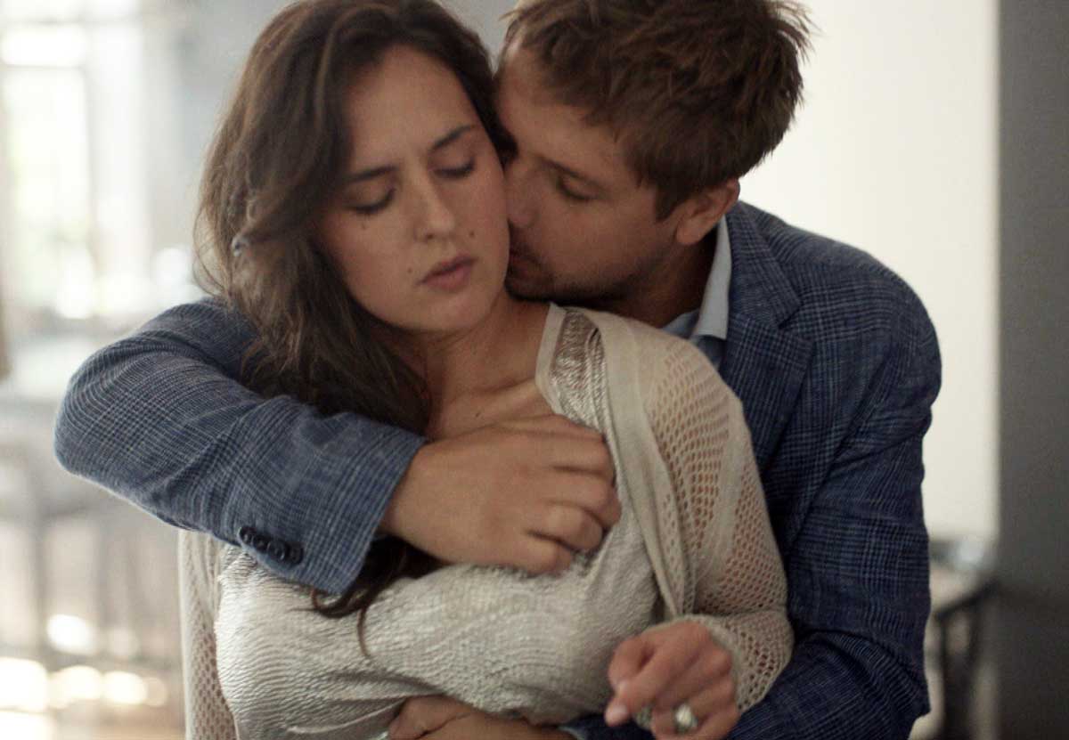 Кадр из сериала "Сладкая жизнь"