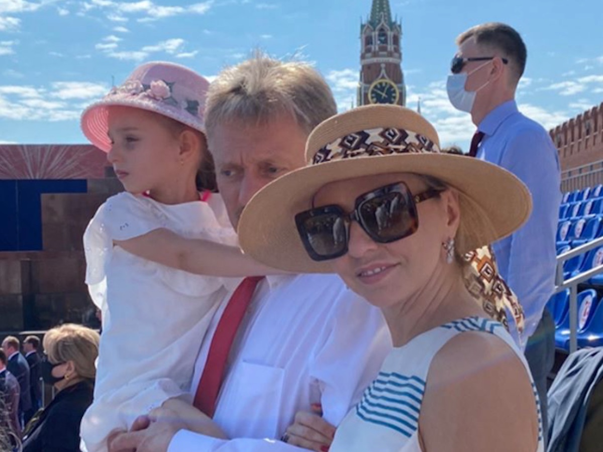 Навка и Песков на параде Победы