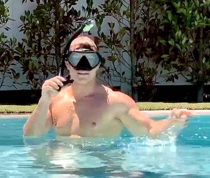 Кристиан без устали нырял с маской и трубкой. Интересно, какой подводный мир можно высмотреть в бассейне?