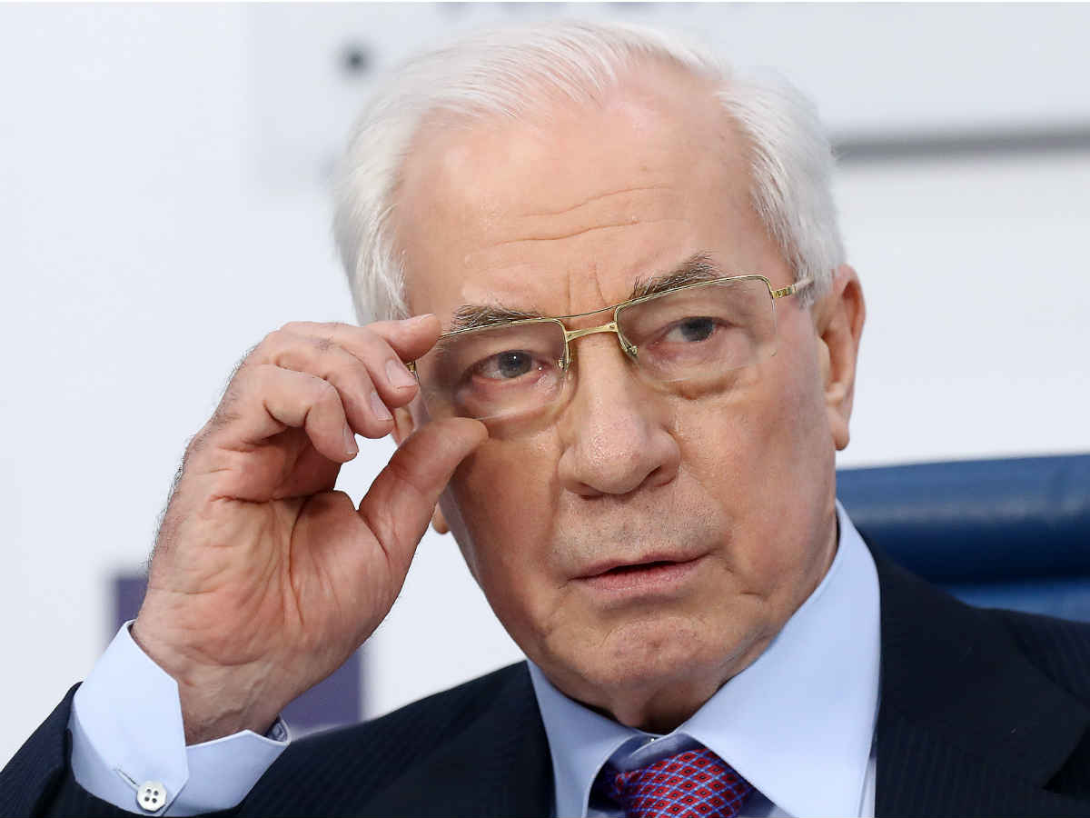 «Очередной идиот нового правительства»: Азаров прокомментировал странные фото главы Минюста Украины