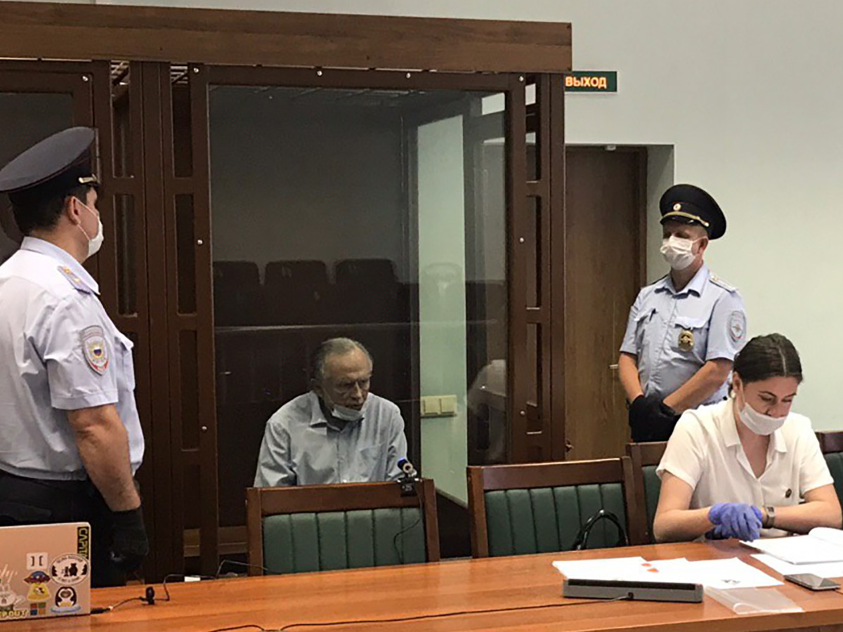 Олег Соколов закатил истерику в суде