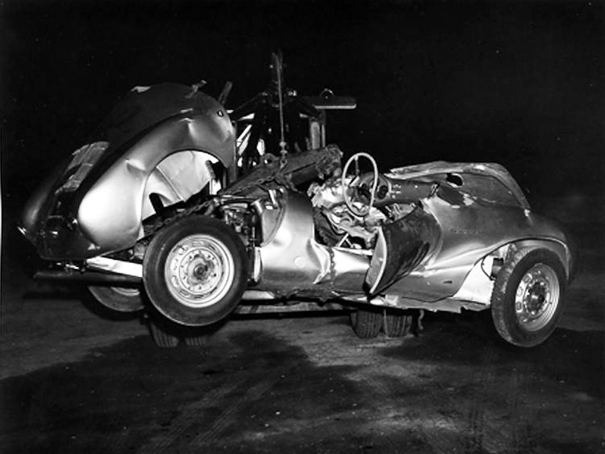 Джеймс Дин во время промоакции в 1955-м предупреждал молодежь об опасности быстрой езды и сам погиб за рулем в том же году