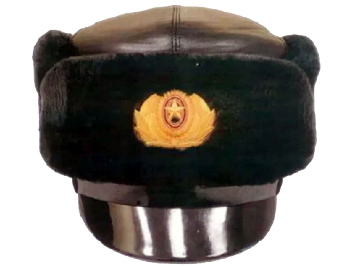 Офицерам запретили носить головные уборы из каракуля