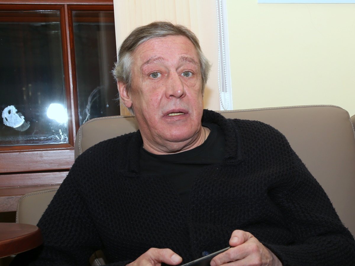 Ефремову существенно продлили домашний арест