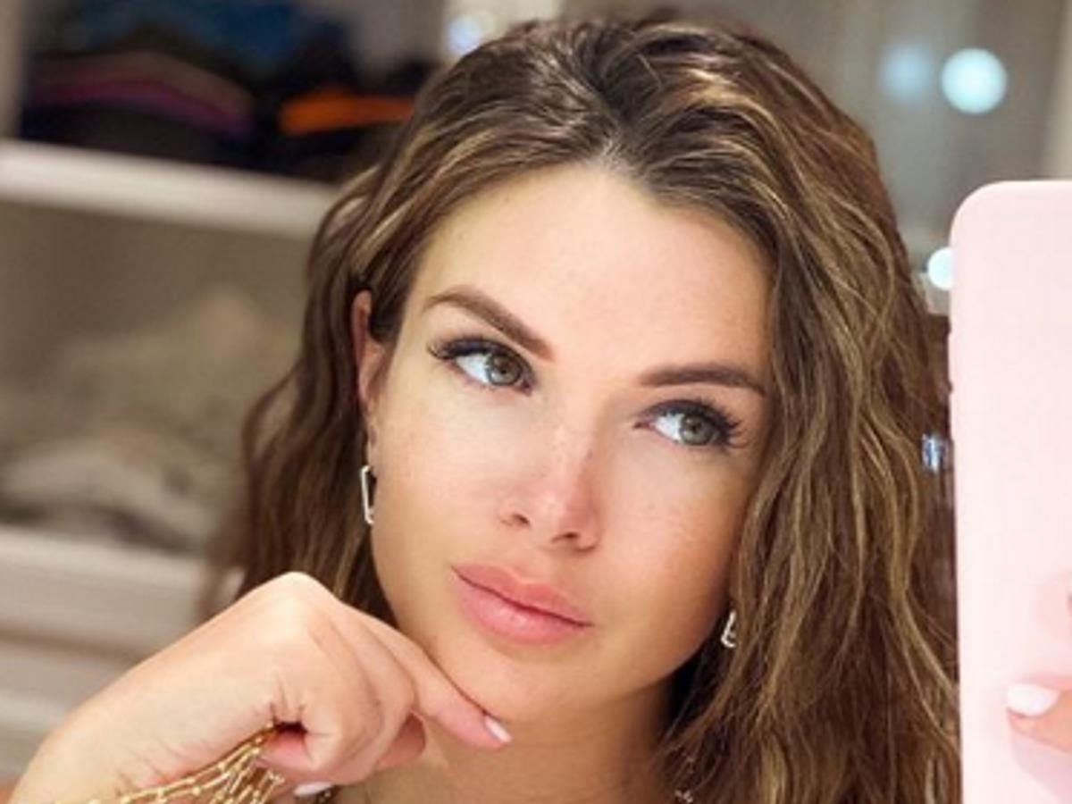 Катю Жужу выписали из роддома