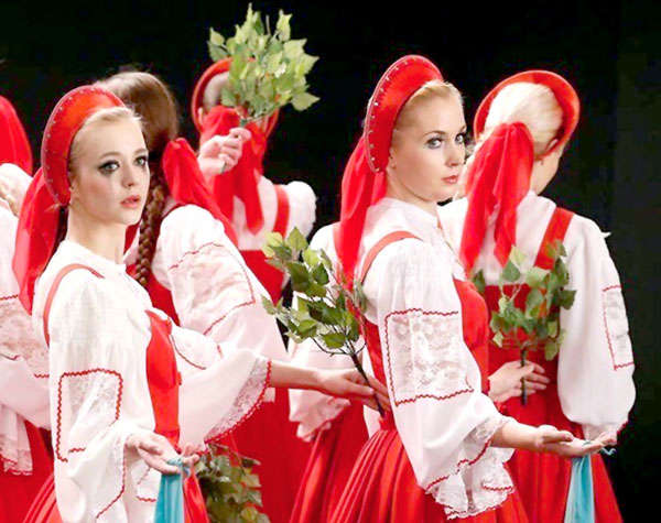 Константинова (слева) сыграла прообраз Миры Кольцовой, нынешнего худрука «Березки»