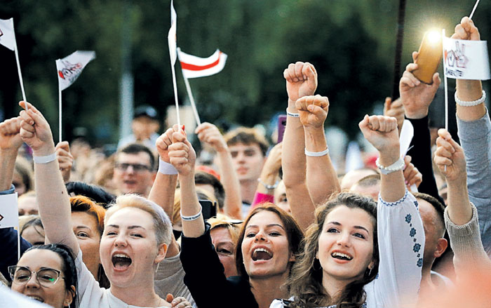 Запад обрабатывает белорусскую молодежь в социальных сетях
