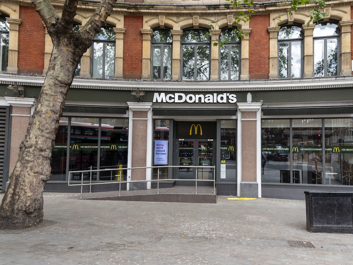 Макдональдс в «Перекрестке»