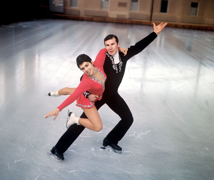 В паре с Александром Зайцевым Ирина Роднина дважды становилась олимпийской чемпионкой. Позже тот стал ее мужем и отцом сына Александра. Супруги прожили в браке 10 лет