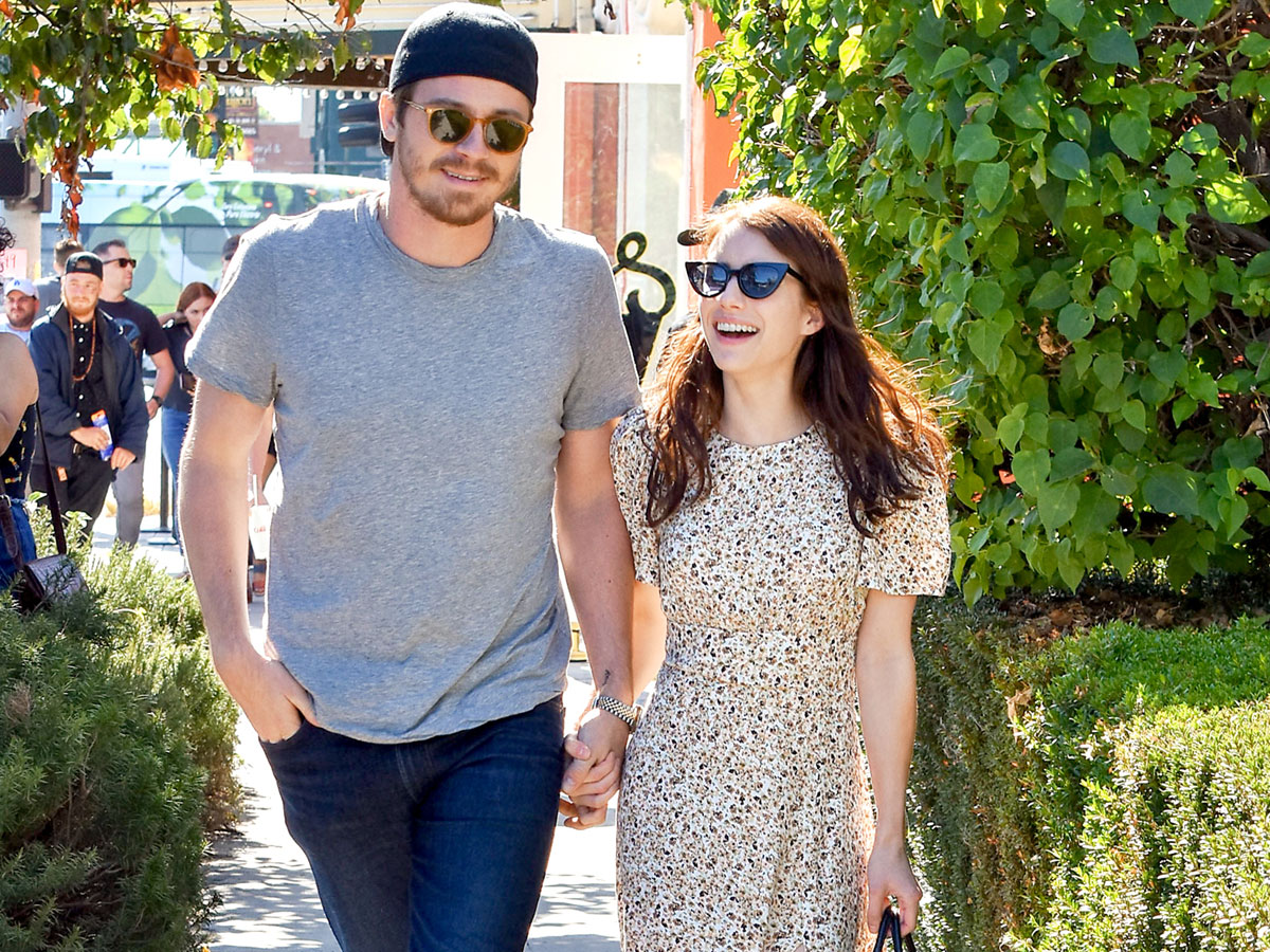 Гаррет и Эмма встречаются только с марта прошлого года, но времени зря не теряли