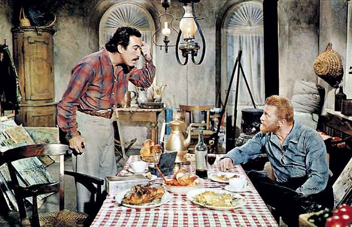 Энтони Куинн (стоит) в роли Поля Гогена и Кирк Дуглас в роли Ван Гога, «Жажда жизни» (1956 г.)