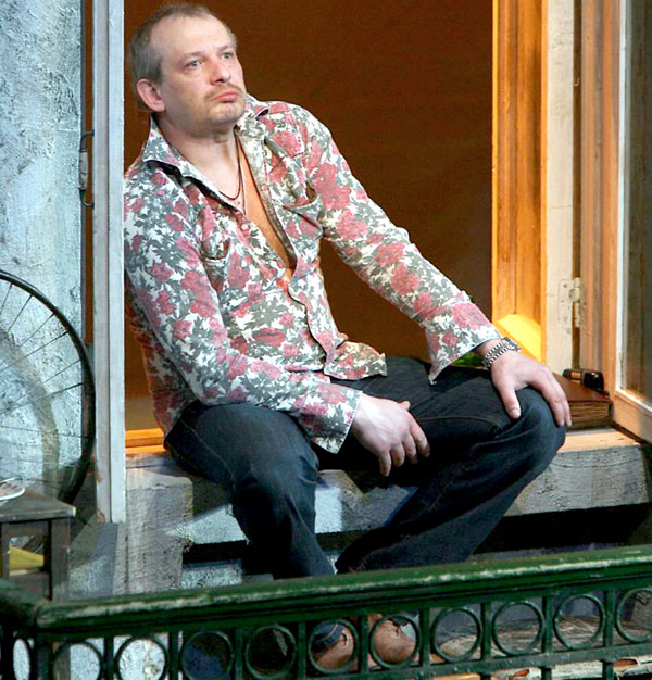 Об однокурснике и друге Марьянове Эдуард бережно хранит память