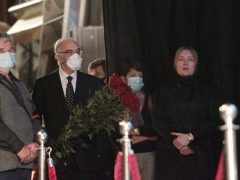 Полад Бюль-Бюль оглы (с розами)