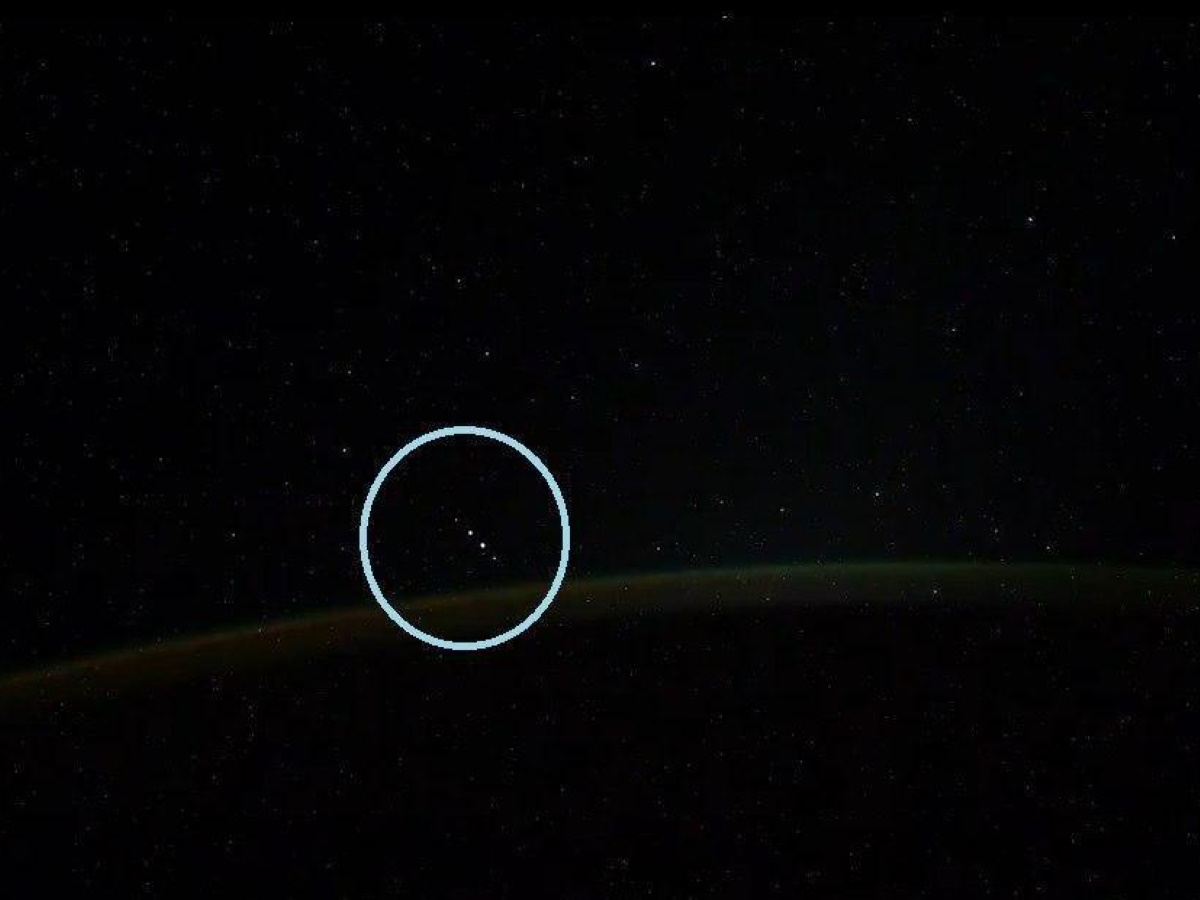 Космонавт с МКС снял на видео НЛО