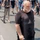 Владимир Податев шагает на митинге в поддержку арестованного губернатора