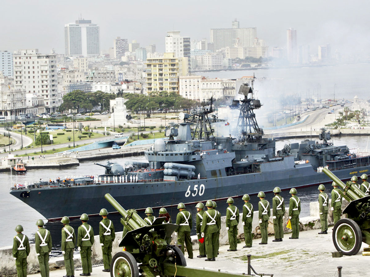 Эсминец «Адмирал Чабаненко» - первый российский военный корабль, появившейся в порту Гаваны после распада СССР (2008)