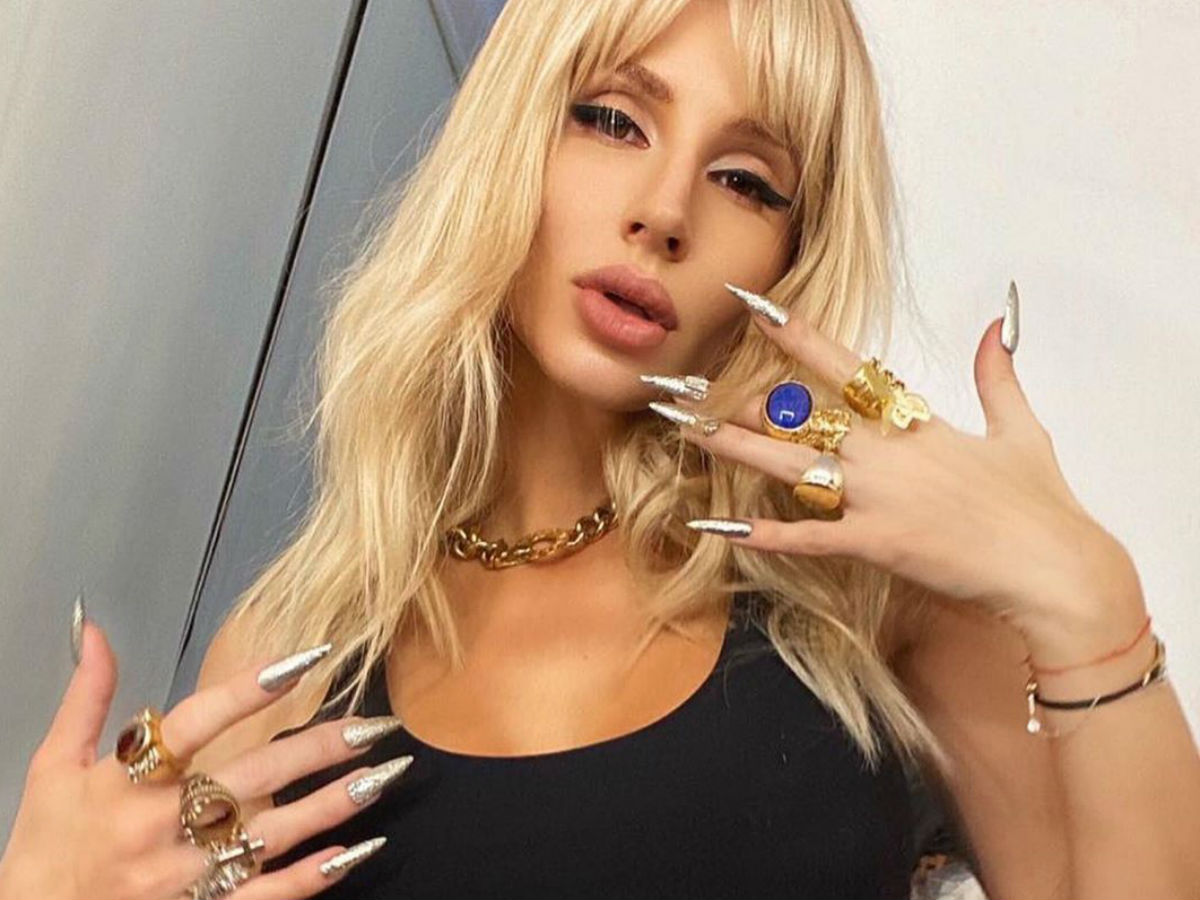 Новое фото Лободы с мамой и сестрой