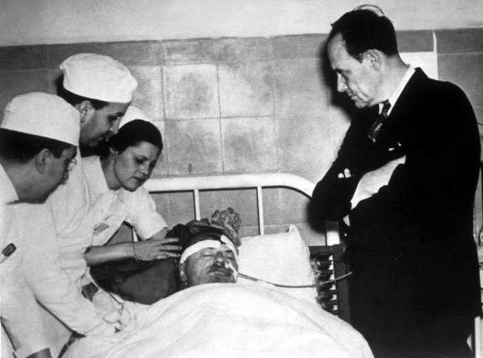 Лев Троцкий в больнице накануне смерти