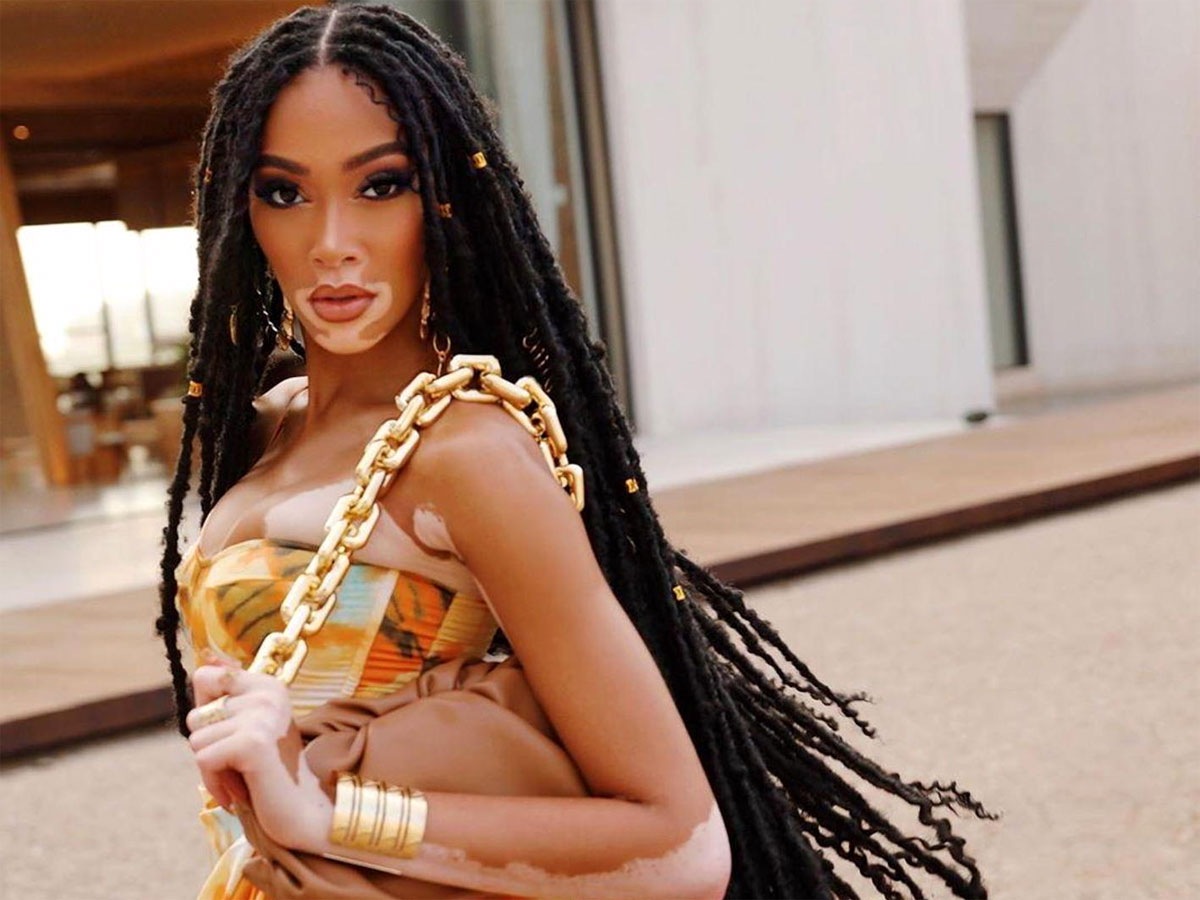 Это фото у ресторана Nobu Винни подписала просто: «Золотой час»