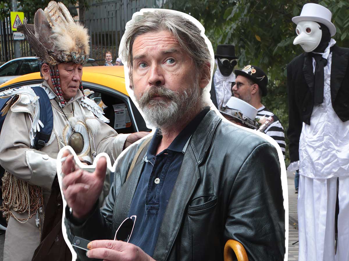 Знаменитости, шаман, Паук и клоуны у Пресненского суда во время вынесения приговора Ефремову