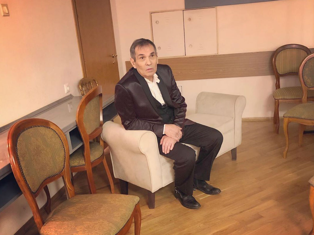 Бари Алибасов