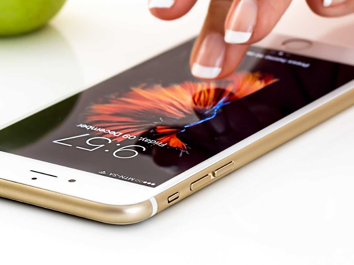 iPhone Эксперты рассказали, как теперь ремонтировать технику Apple в России