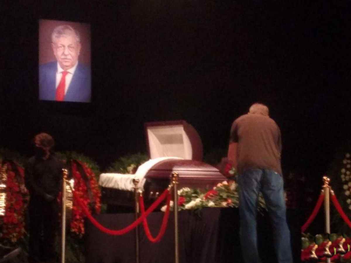 Надежда Бабкина посетила церемонию прощания с Михаилом Борисовым