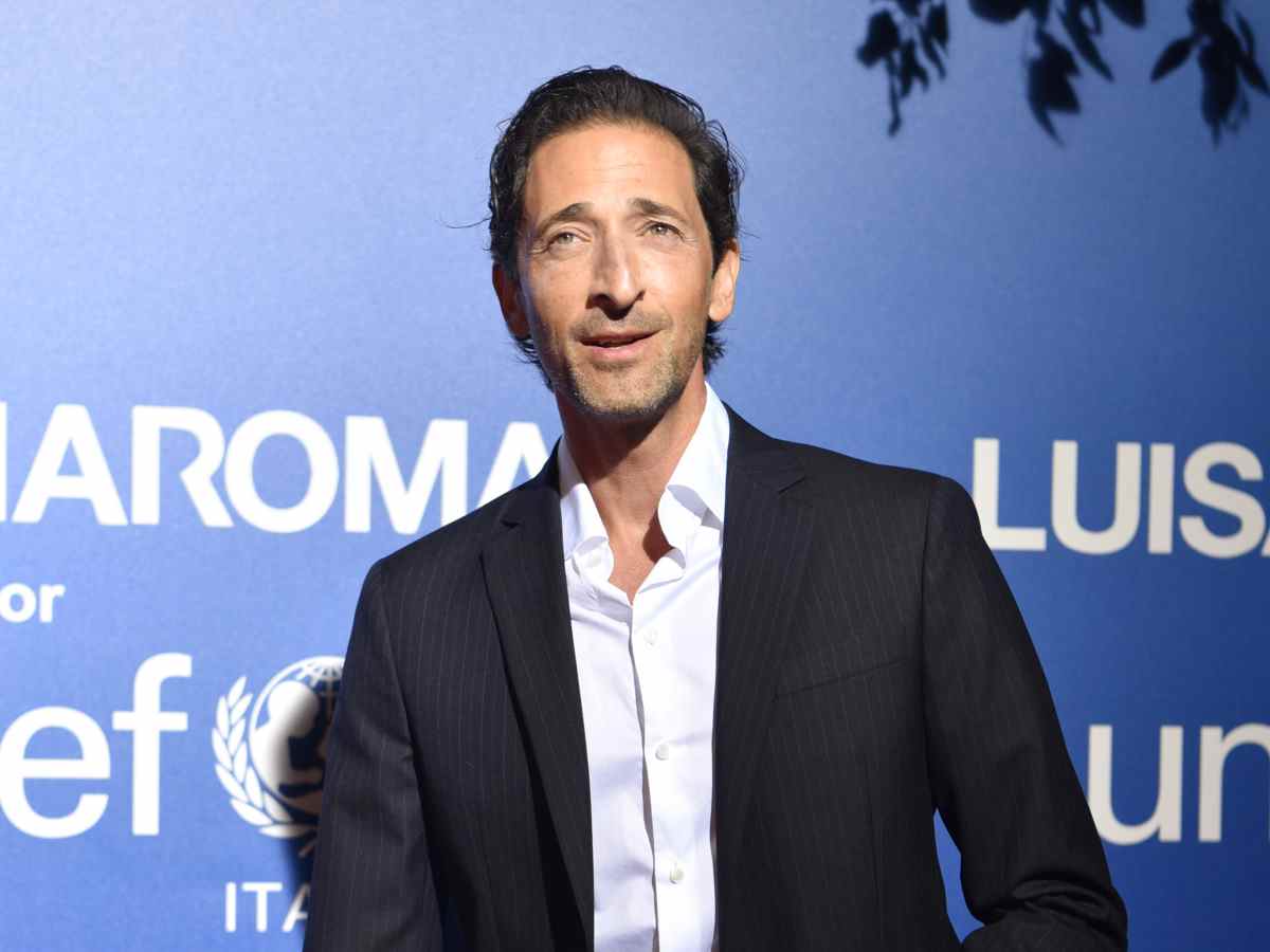 Эдриан Броуди испытал российскую вакцину от коронавируса