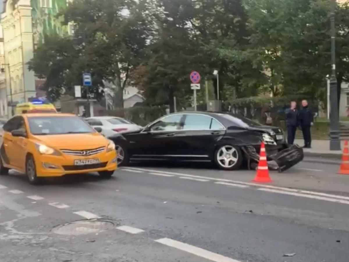 Водитель черного Mercedes рассказал свою версию аварии